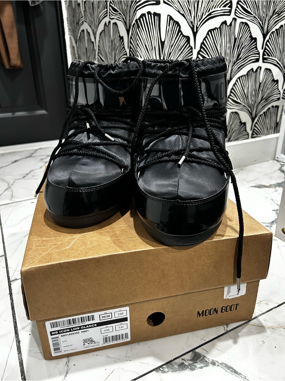Moon Boot Women’s Low Glance Ankle Boots in Black sz 36/38
